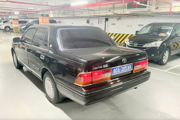 Muc so thi Toyota Crown 