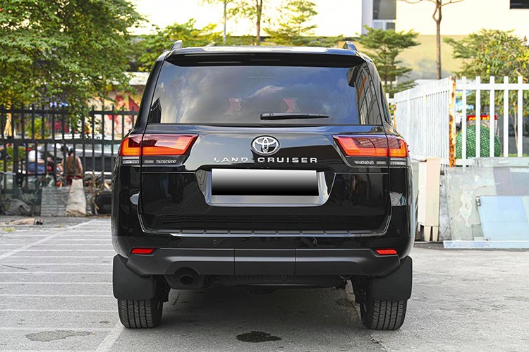 Toyota Land Cruiser tăng giá tới gần 300 triệu đồng tại Việt Nam - Hình 6 Toyota Land Cruiser tang gia toi gan 300 trieu dong tai Viet Nam-Hinh-6