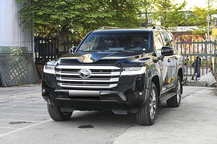 Toyota Land Cruiser tăng giá tới gần 300 triệu đồng tại Việt Nam - Hình 7 Toyota Land Cruiser tang gia toi gan 300 trieu dong tai Viet Nam-Hinh-7