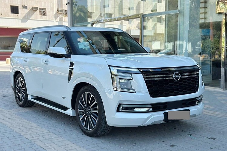 Nissan Patrol 2025 tu hon 4 ty sap ve Viet Nam co gi hay?