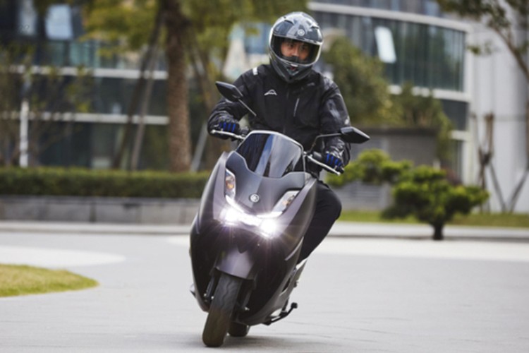 Ra mắt xe ga Yamaha Avenue Hybrid 2025 chỉ 40,6 triệu đồng - Hình 8 Ra mat xe ga Yamaha Avenue Hybrid 2025 chi 40,6 trieu dong-Hinh-8