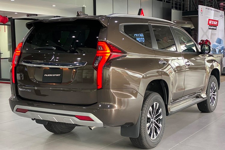 Mitsubishi Pajero Sport giảm "sập sàn" tới gần 300 triệu tại đại lý - Hình 3 Mitsubishi Pajero Sport giam