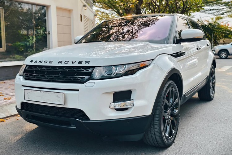 Range Rover Evoque sang chanh ban 530 trieu, re ngang Toyota Raize