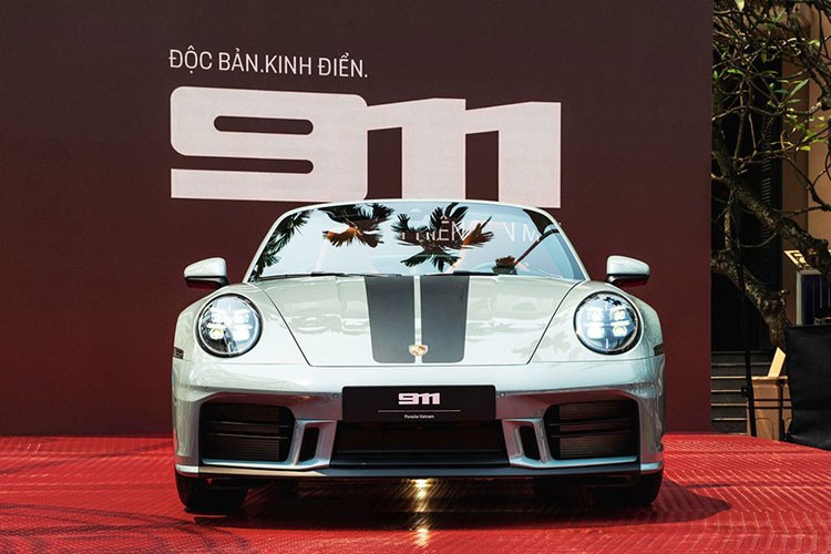 Porsche 911 moi tu 8,87 ty dong vua ra mat tai Ha Noi