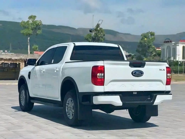 Ford Ranger XLS+ 2025 mới vừa ra mắt Việt Nam có gì hay? - Hình 2 Ford Ranger XLS+ 2025 moi vua ra mat Viet Nam co gi hay?-Hinh-2