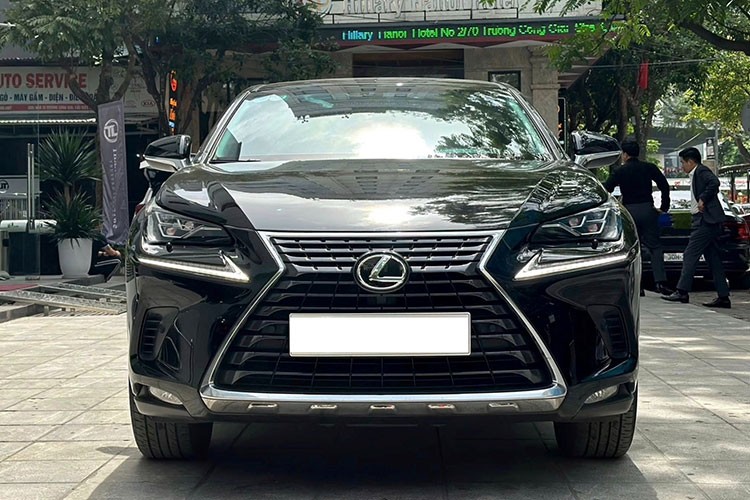 Lexus NX300 