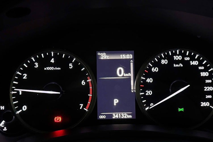 Lexus NX300 