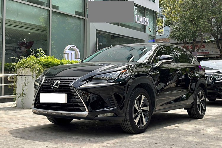 Lexus NX300 