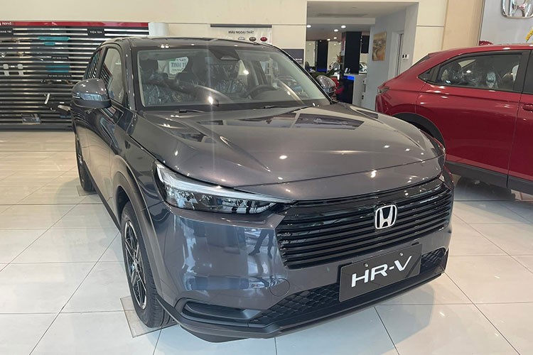 Honda HR-V 2025 vừa ra mắt đã giảm 30 triệu "đấu" Yaris Cross Honda HR-V 2025 vua ra mat da giam 30 trieu
