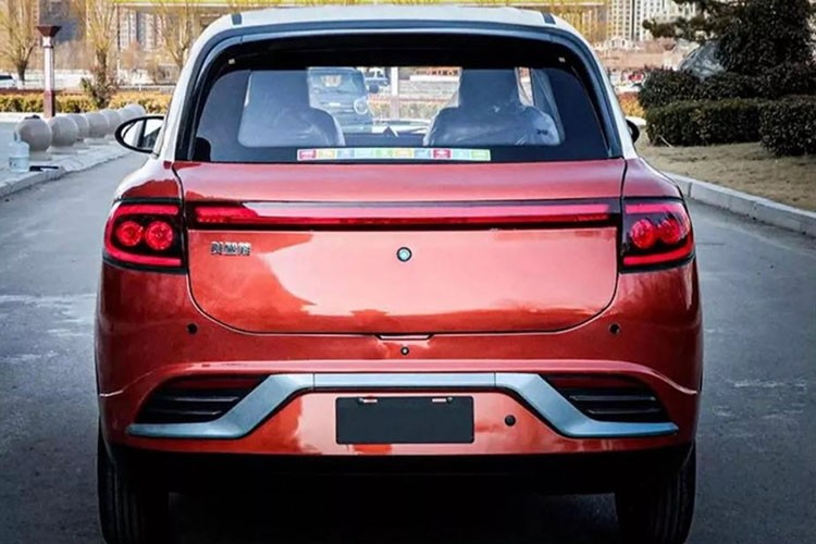 Bentley Bentayga chay ca xang lan dien, 