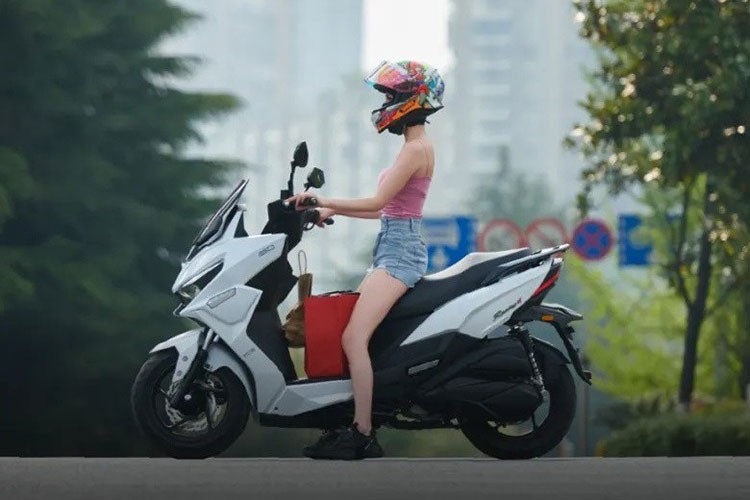 Kymco Racing H150 tu 50 trieu dong, do day xang chay 300 km-Hinh-7
