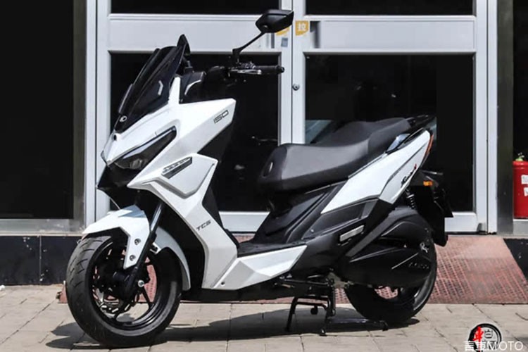 Kymco Racing H150 tu 50 trieu dong, do day xang chay 300 km