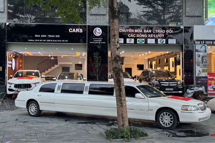 Lincoln Limousine 2006 sieu sang “dai ngoang”, hon 1,2 ty o Ha Noi