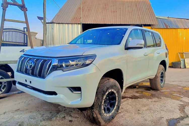 Toyota Land Cruiser Prado 27 nam tuoi 