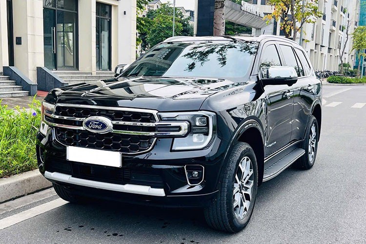 Co nen mua Ford Everest Titanium chay luot 600 km gan 1,5 ty?