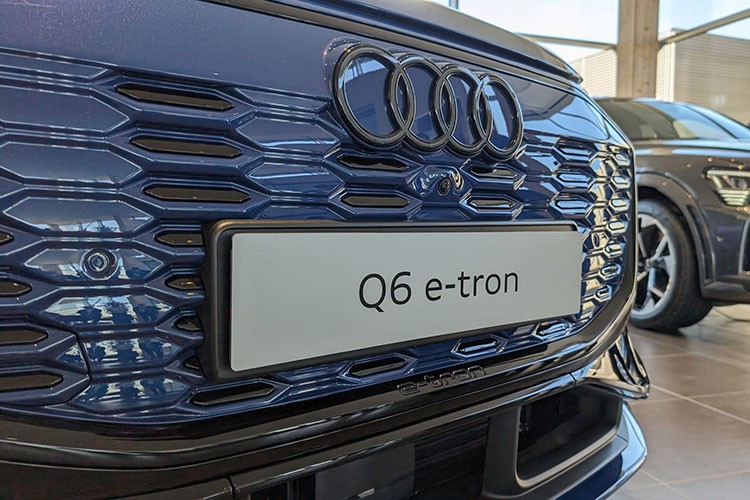 Audi Q6 sap ve Viet Nam, re hon BMW iX3 gan 500 trieu?-Hinh-4