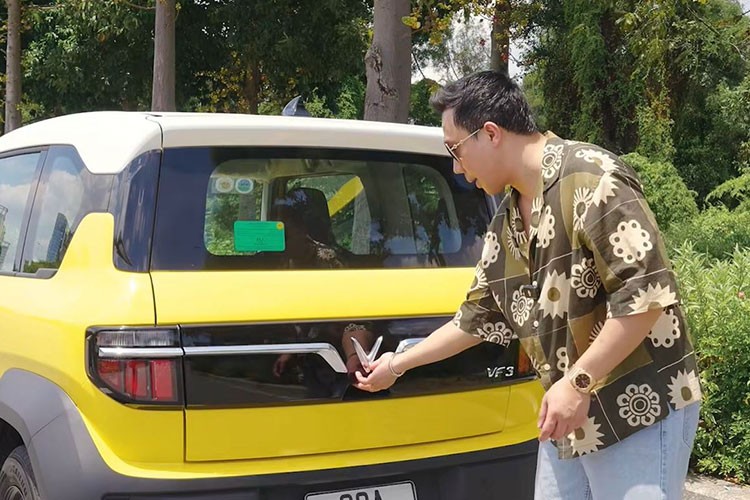 Tran Thanh tau VinFast VF3 hon 300 trieu, chia se trai nghiem-Hinh-4