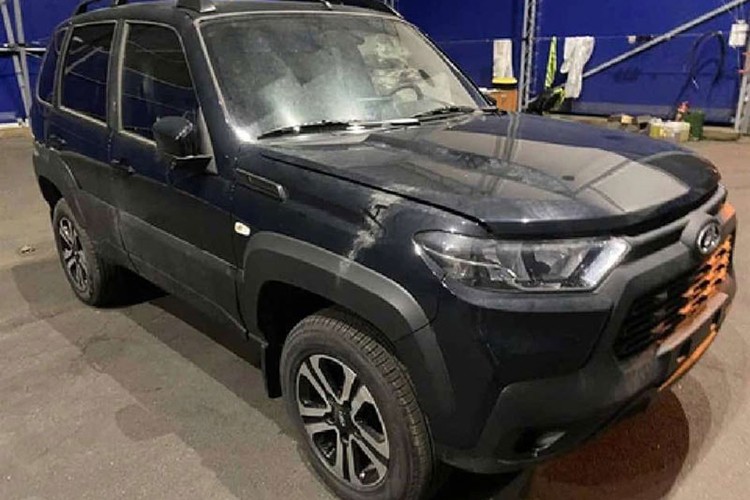 Loat oto Lada cua Nga cap cang Viet Nam, du kien tu 360 trieu-Hinh-7