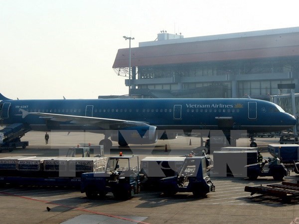 Hanh khach cua Vietnam Airlines lai doa co bom trong hanh ly