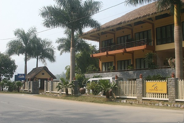 Khach san Mai Chau Lodge dang cap truoc khi chay rui-Hinh-3