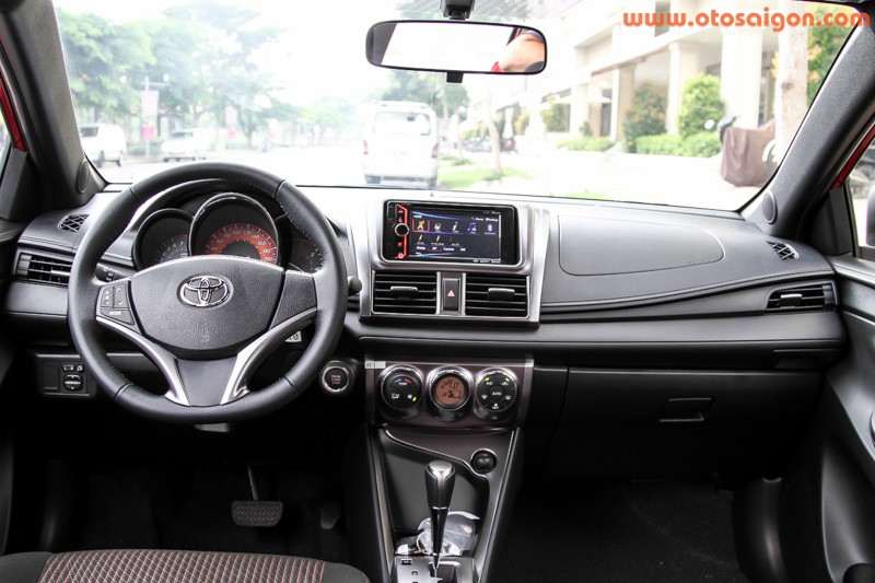 Xe Toyota Yaris 2014 nhap tu Thai Lan hut khach Viet Nam-Hinh-3