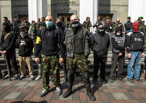 Linh “Right Sector” an minh o Debaltsevo?