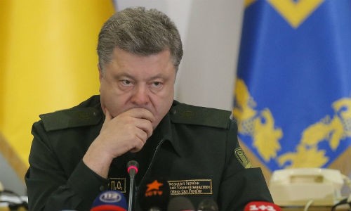 TT Ukraine trinh nghi quyet ve tinh trang dac biet cua Donbass