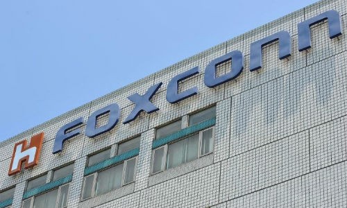 Giam doc Foxconn bi bat vi trom hang ngan dien thoai thong minh