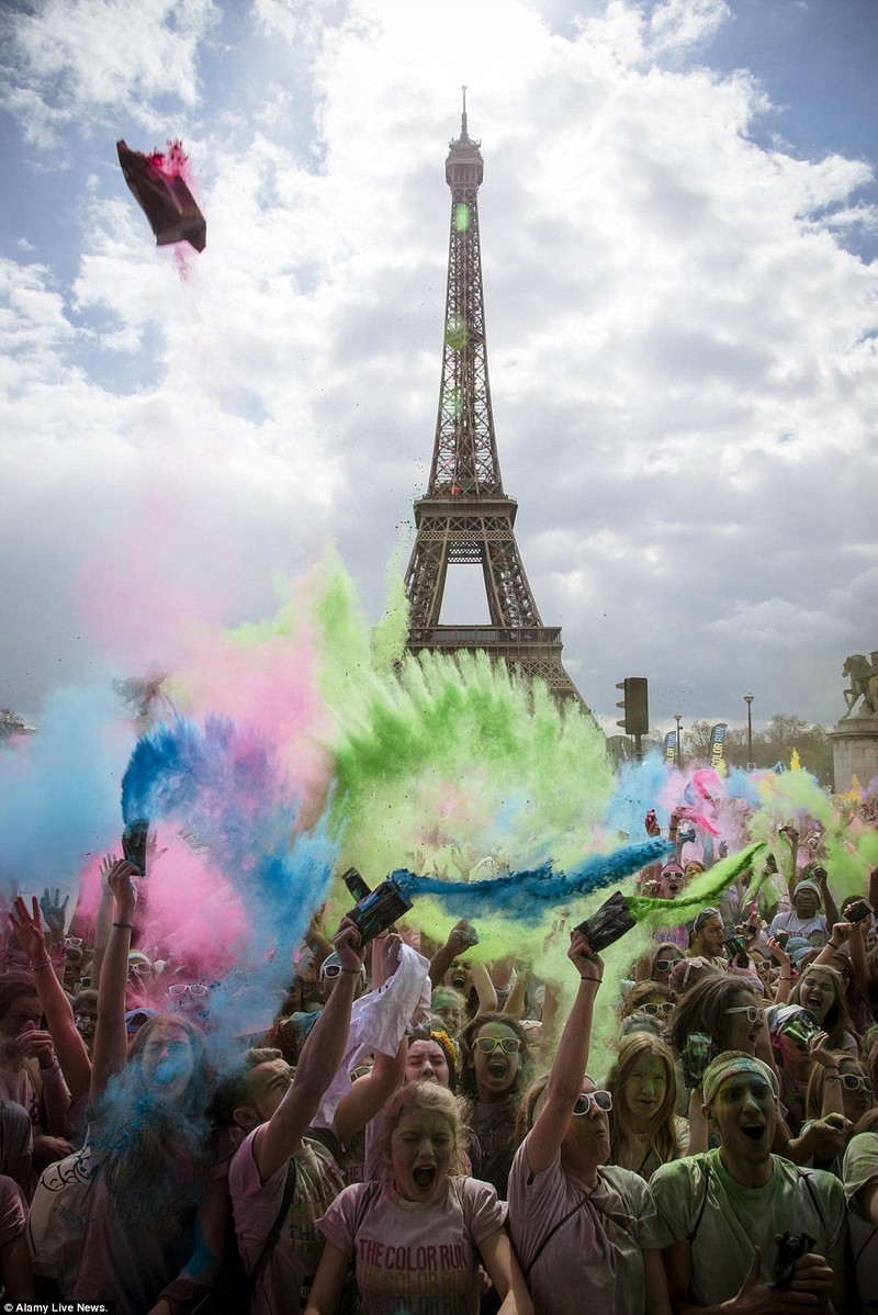 Tung bung le hoi sac mau Colour Run 2016 o Paris-Hinh-4