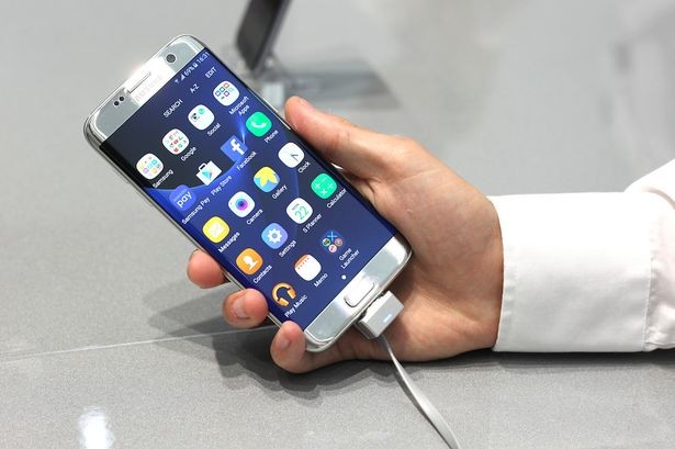 Samsung Galaxy S8 bi ro ri thong tin gi?-Hinh-6