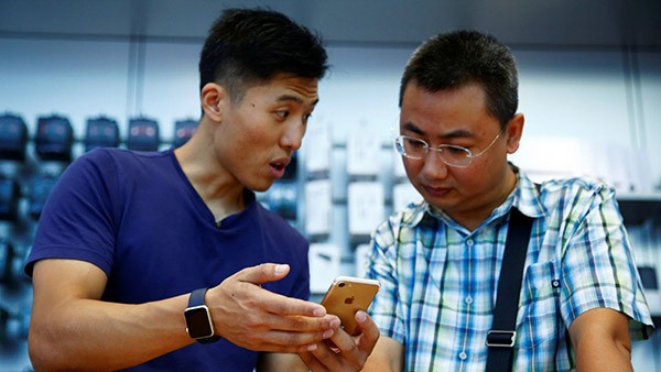 Loi sut pin iPhone nghiem trong hon nhung gi Apple thua nhan