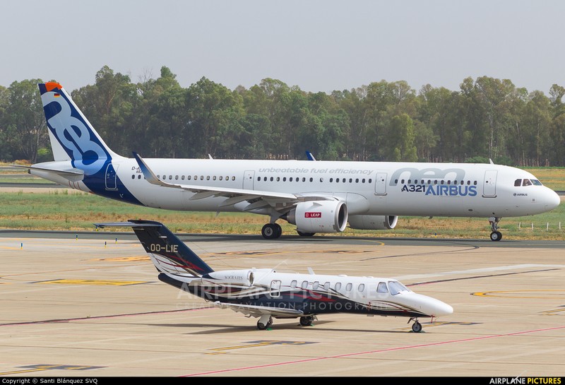 Can canh may bay Airbus A321neo Vietnam Airlines vua thue-Hinh-8