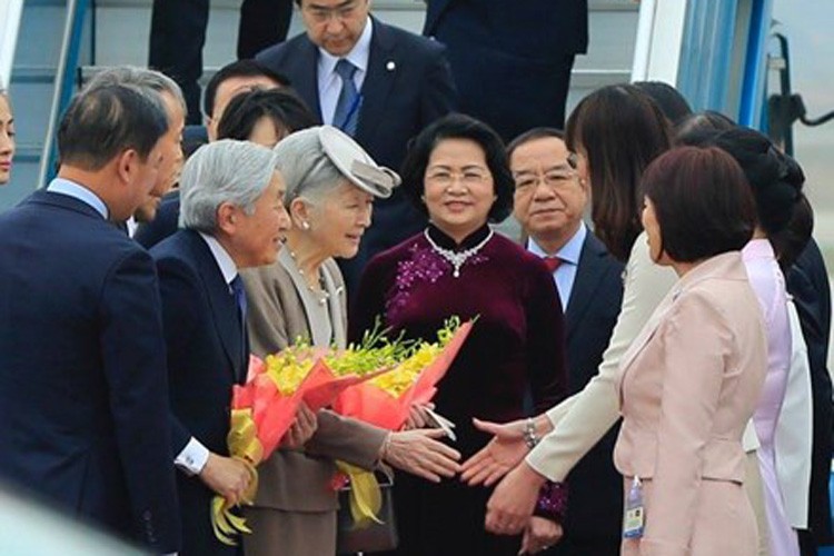 Anh: Nha vua va Hoang hau Nhat Ban than thien o Viet Nam