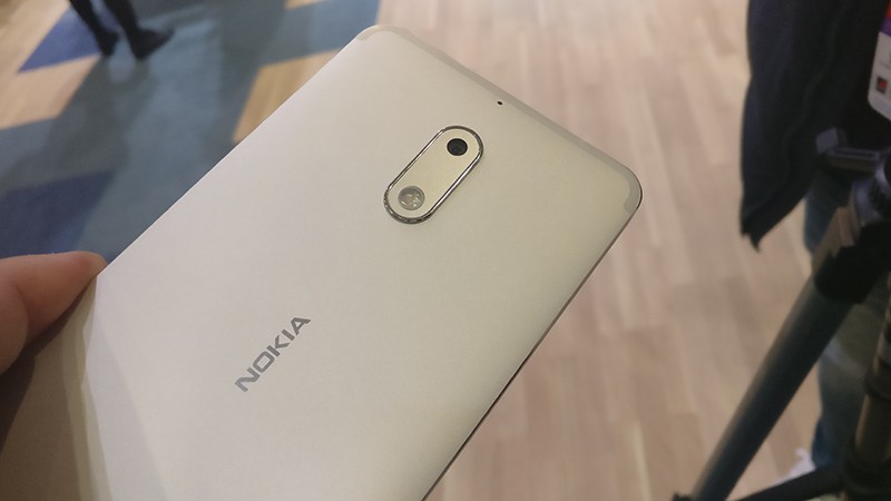 Chi tiet ve Nokia 6 mau bac chay hang tai Trung Quoc-Hinh-9