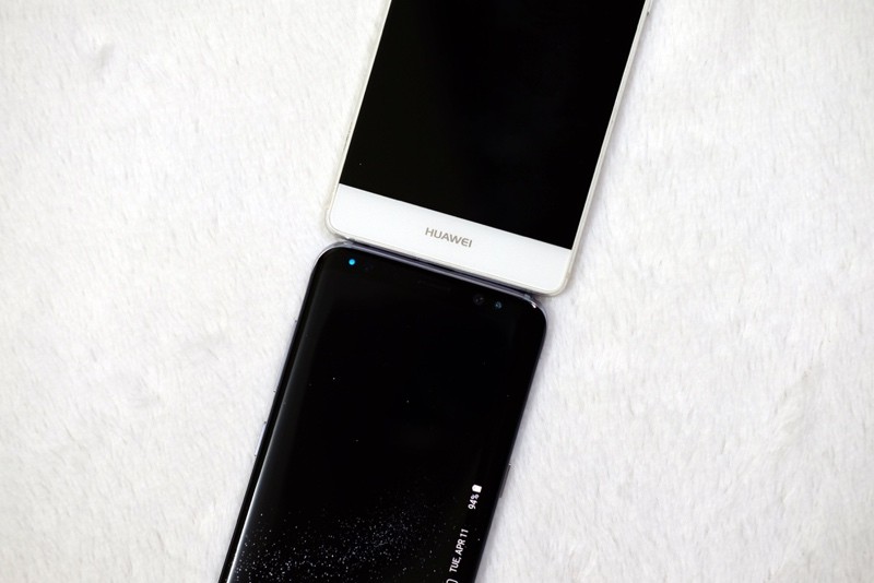 Galaxy S8 nhin the nao khi dat canh cac smartphone khac?-Hinh-7