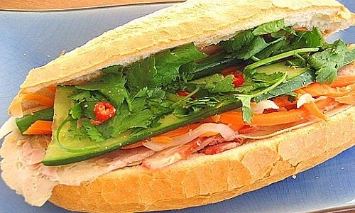 Ca phe, banh mi Viet vao thuc don cua hang bay Malaysia