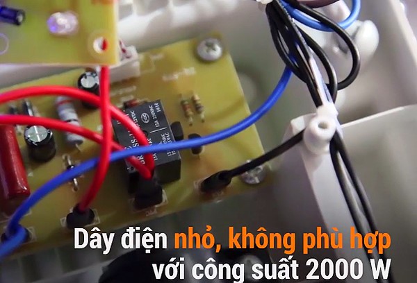 Anh chi tiet ben trong dieu hoa mini 2 chieu gia 550.000 dong-Hinh-8