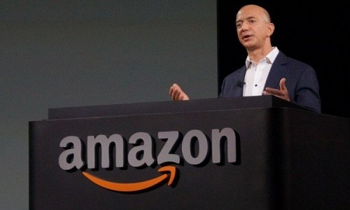 Chan dung ong chu Amazon soan ngoi Bill Gates trong vai gio-Hinh-10