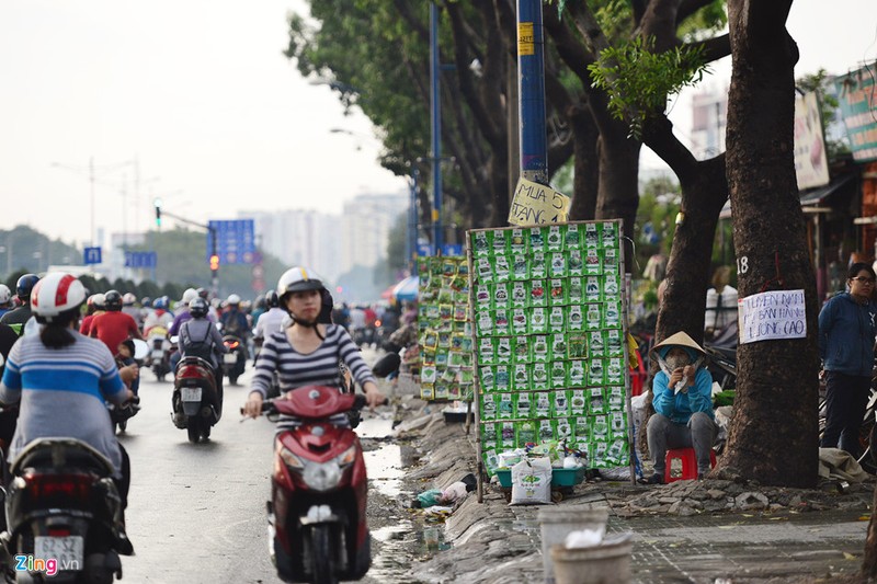 Can canh hang chuc kiot, cay xang giap san bay Tan Son Nhat-Hinh-10