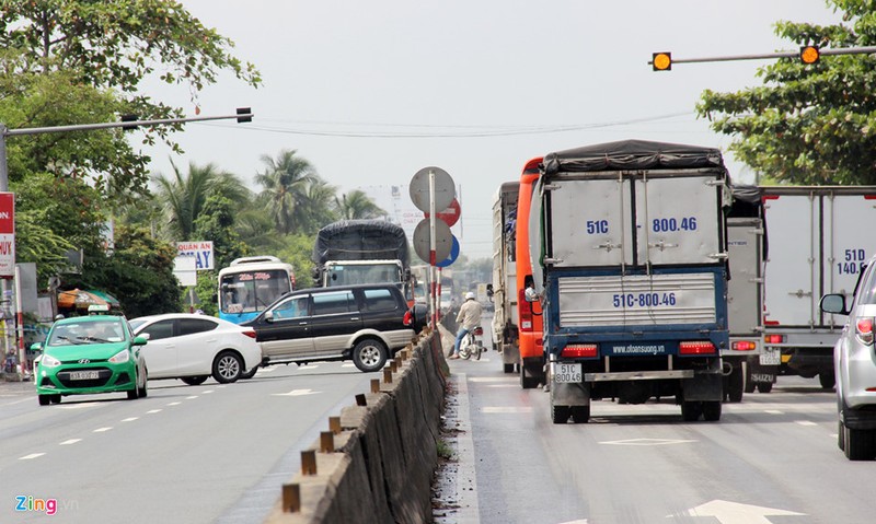 Anh: Hang nghin oto ne tram thu phi Cai Lay-Hinh-9