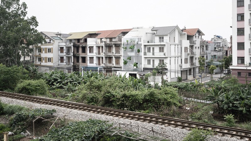 Nha Ha Noi sieu dep tren bao ngoai nho tuong rem doc dao-Hinh-4