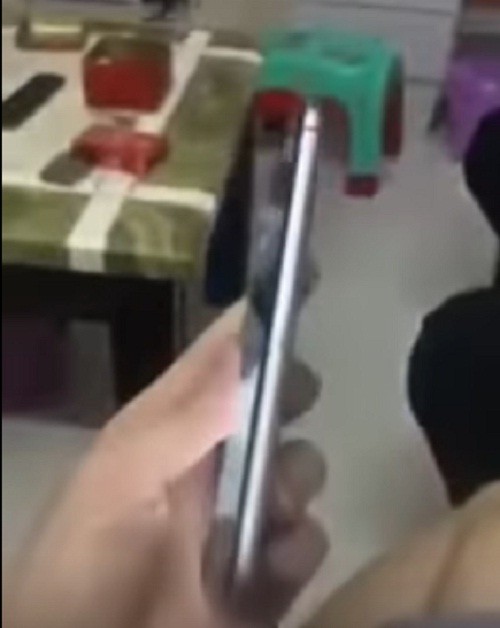 Chua ra mat, sieu pham iPhone 8 da co hang nhai-Hinh-6