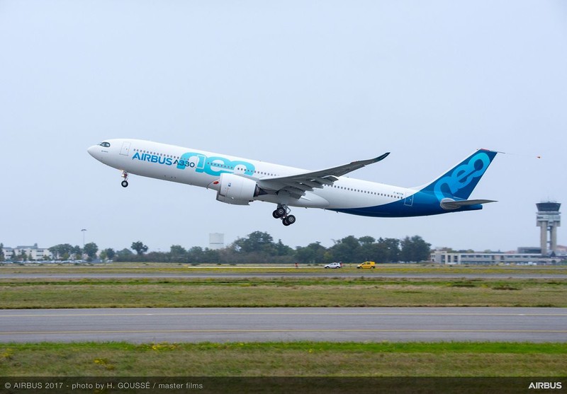 Ngam may bay A330neo moi toanh cua &quot;ong lon&quot; Airbus-Hinh-10