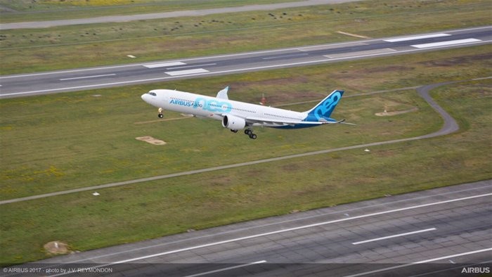 Ngam may bay A330neo moi toanh cua &quot;ong lon&quot; Airbus-Hinh-11