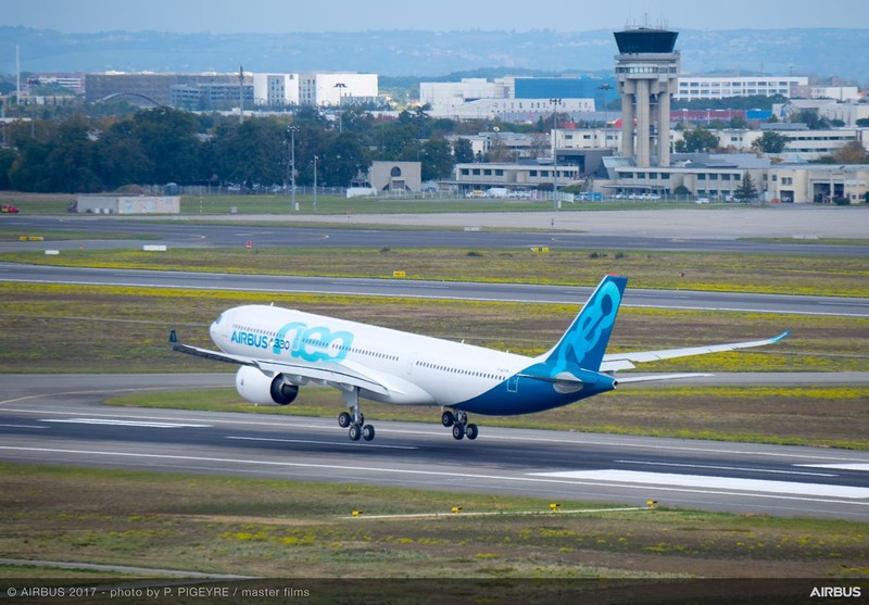 Ngam may bay A330neo moi toanh cua &quot;ong lon&quot; Airbus-Hinh-5