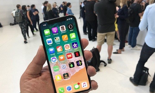 Khach hang Viet Nam kho mua iPhone X trong nam nay-Hinh-2