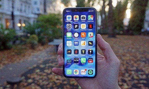 Soc: Apple sap ra mat iphone X gia re
