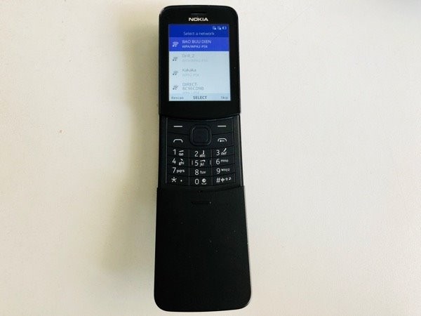 Mo hop Nokia “qua chuoi” 8110 4G cho nguoi thich hoai co-Hinh-14