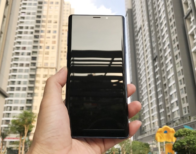 Dap hop Galaxy Note9: Thiet ke dang cap, S Pen khac biet-Hinh-7