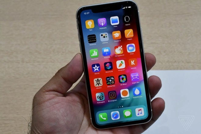 Man nhan voi phien ban iPhone XR re nhat vua ra mat-Hinh-10